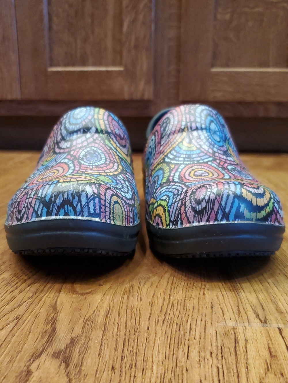 CROCS Neria Pro II Graphic Mosaic Print Dual Comfort Work Clogs Womens 9 - Picture 8 of 11